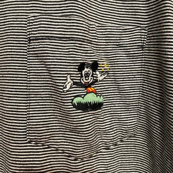 Disney Mickey Mouse Uniqlo Black & White Pin Stripe Short Sleeve Shirt Sz L - Picture 3 of 9